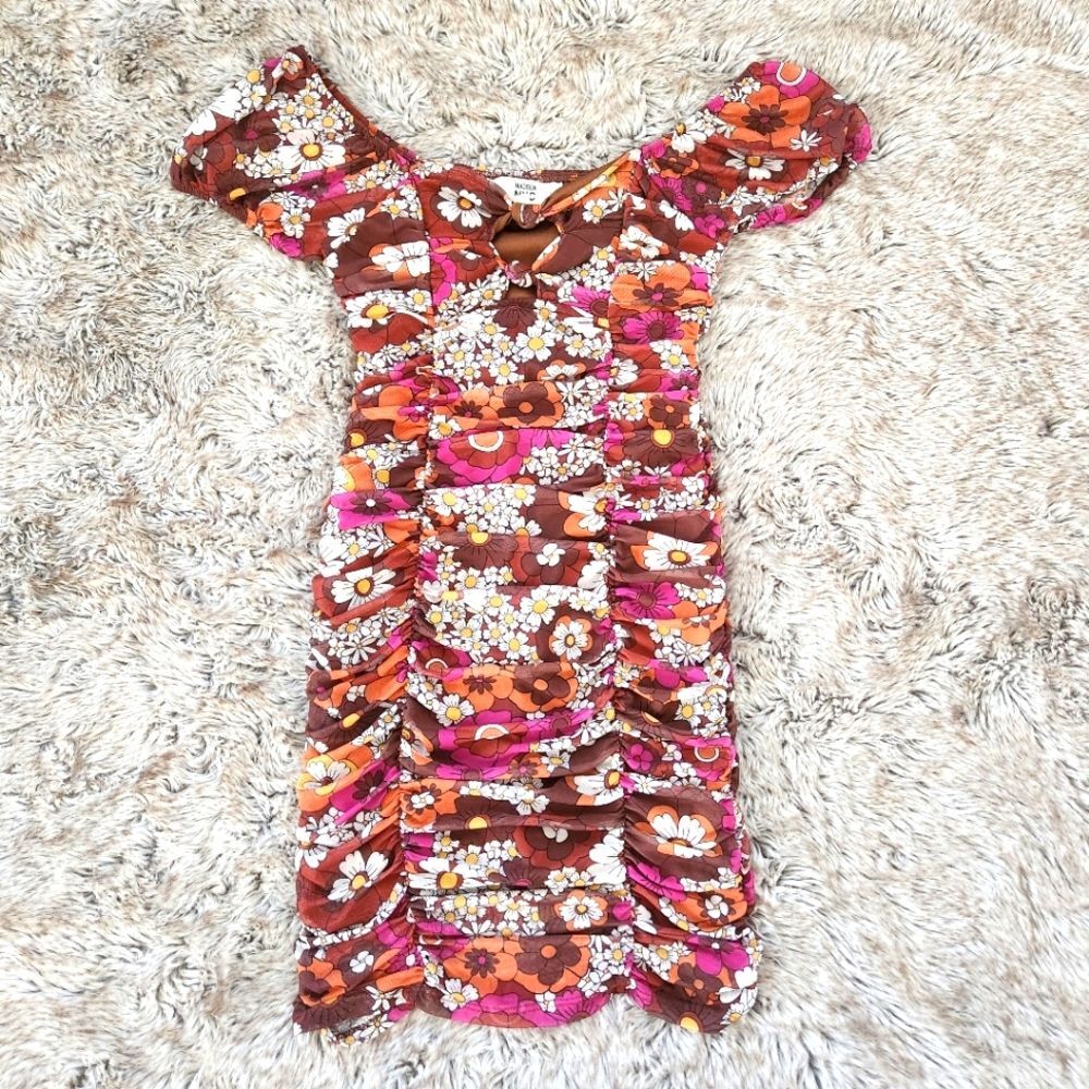 Madden NYC Retro 1970s Floral Bust Cut-out Ruched Bodycon Mini Dress‎ Size Small